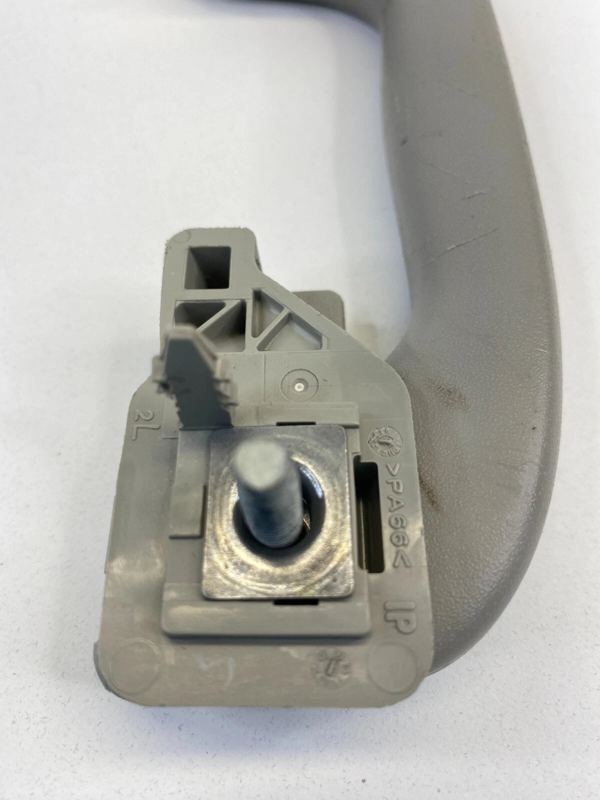 2013-2015 CHEVROLET MALIBU REAR RIGHT PASSENGER SIDE ROOF GRAB GRIP HANDLE OEM