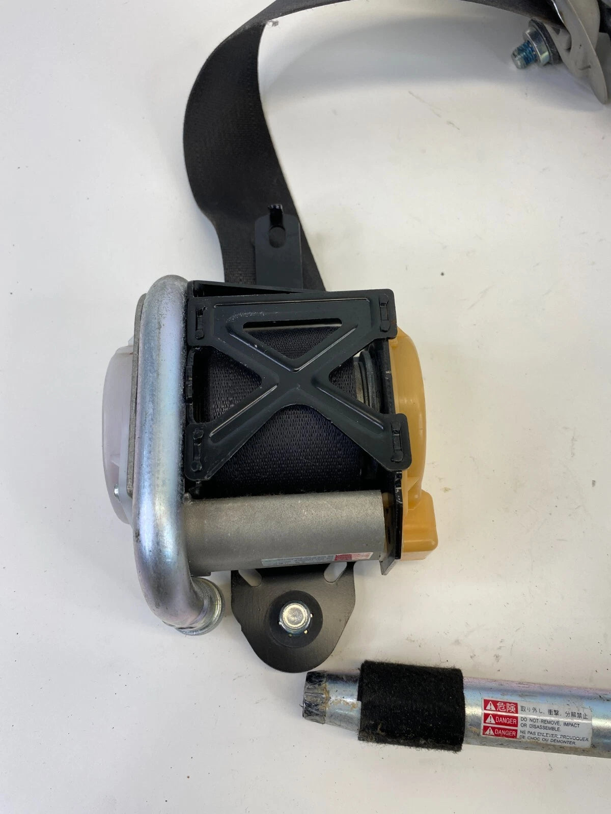 11-16 KIA OPTIMA FRONT LH DRIVER SIDE SEAT BELT RETRACTOR & PRETENSIONER ASSY