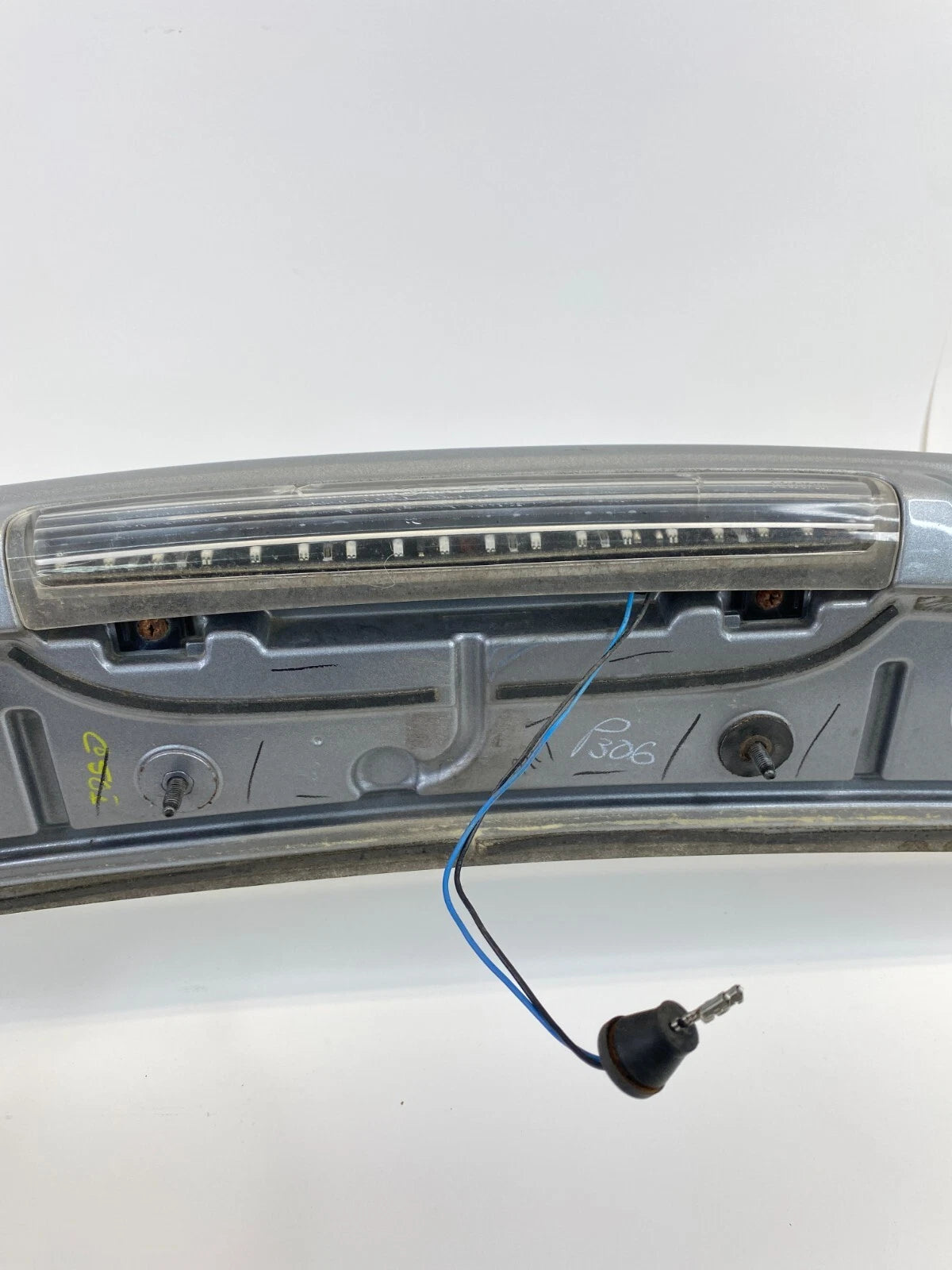 2010-2014 SUBARU LEGACY REAR TRUNK TAILGATE SPOILER 3RD BRAKE LIGHT E721SAJ0