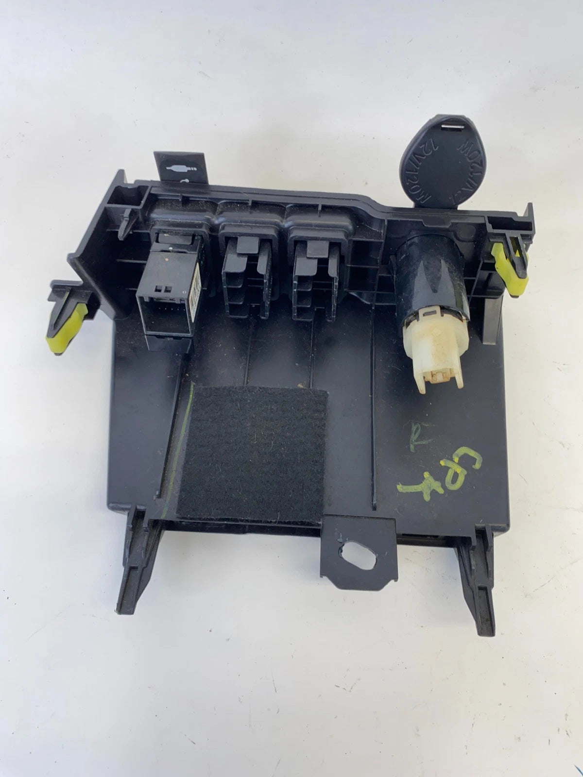 2014-2019 TOYOTA COROLLA DASH PANEL POWER OUTLET USB JACK SOCKET 86190-0R010 OEM