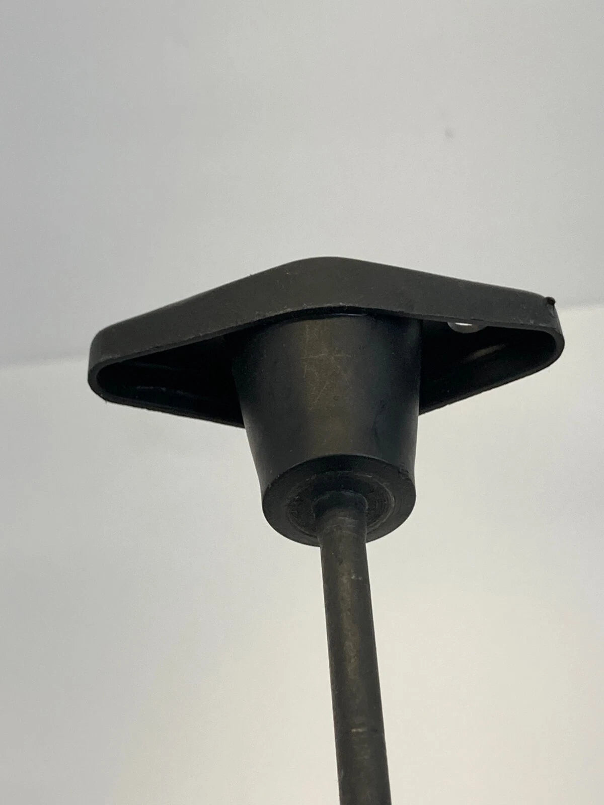 06-10 SATURN VUE SPARE TIRE JACK HOLDER RETAINER HOLD DOWN BOLT SCREW OEM