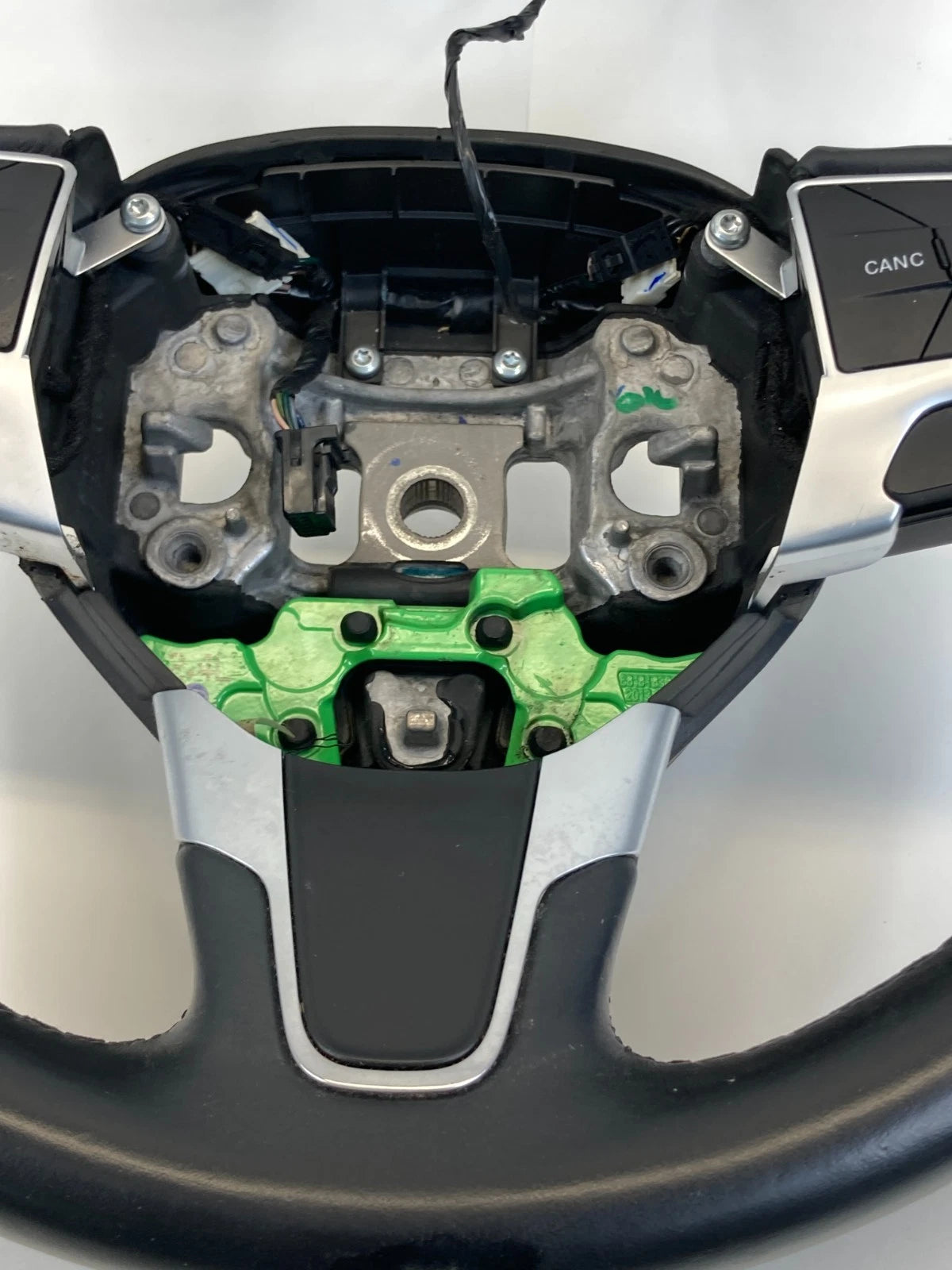 2015-2017 Chrysler 200 Driver Steering Wheel w/ Cruise & Auido Control Switch