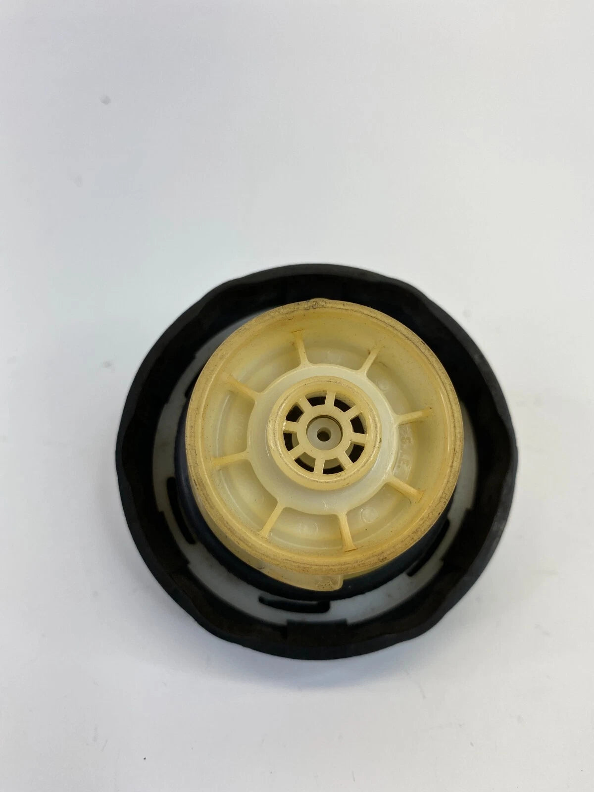 2007-2011 DODGE NITRO 2000-2009 DURANGO FUEL FILLER TANK CAP GAS COVER OEM