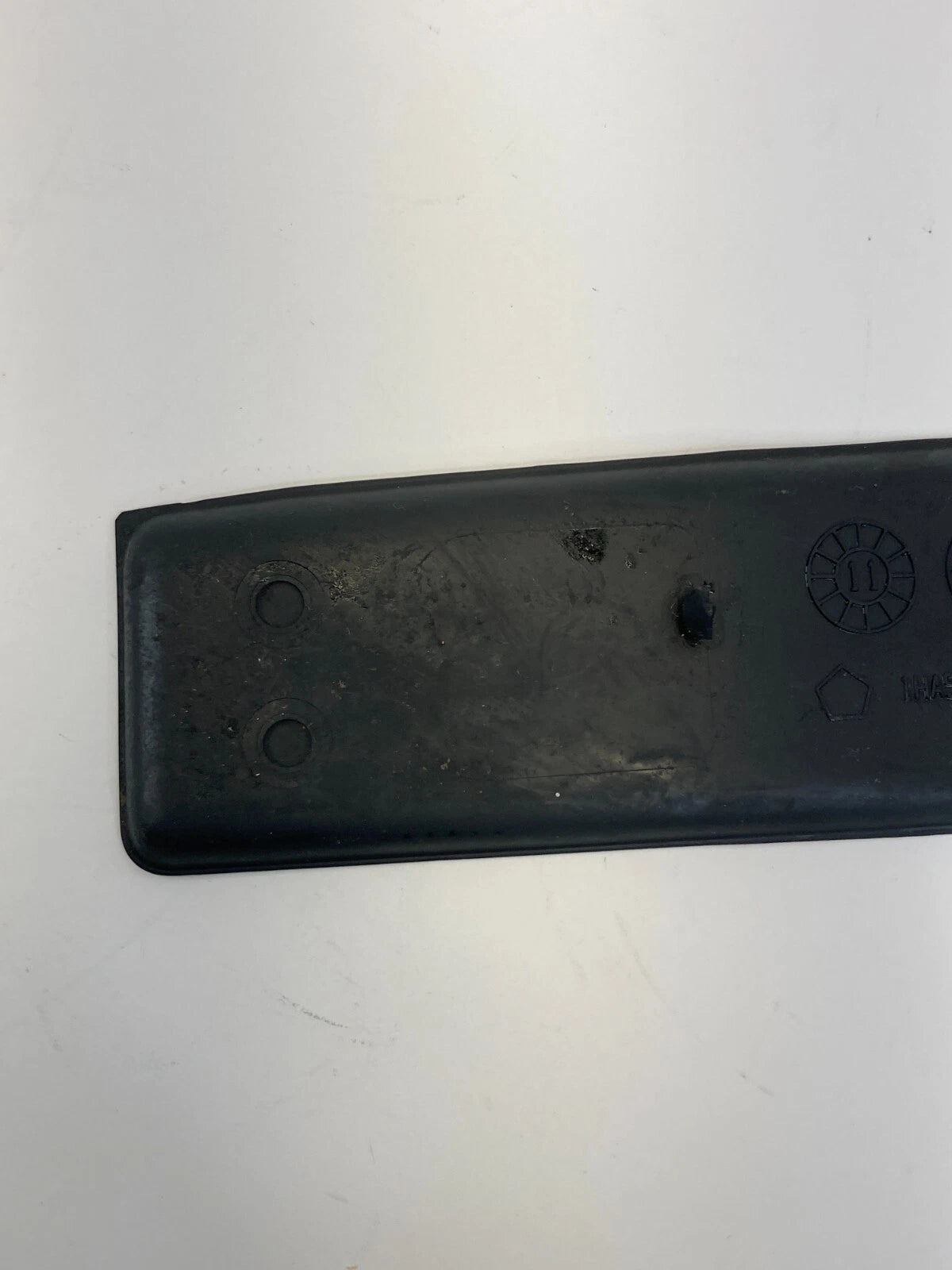2009-2014 VOLKSWAGEN ROUTAN CENTER CONSOLE LINNER RUBBER MAT 1563985 OEM