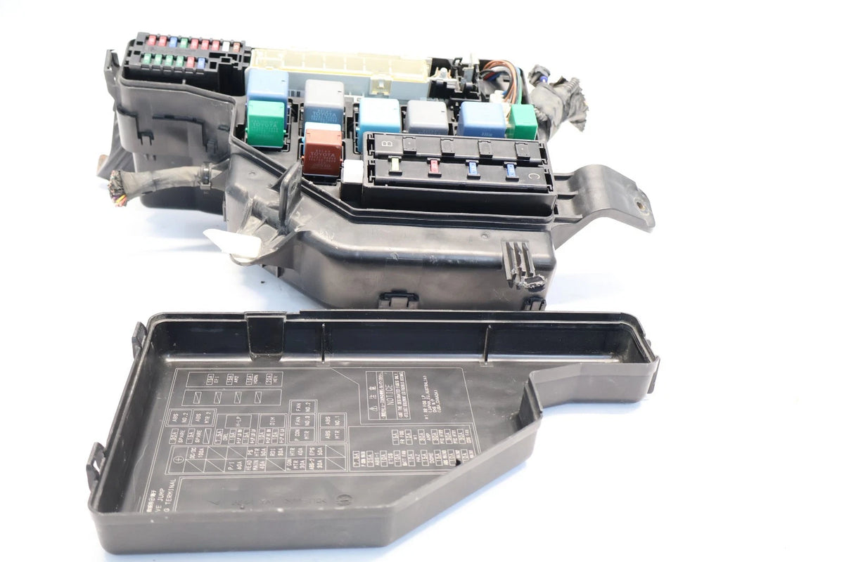 2004-2009 TOYOTA PRIUS UNDER HOOD FUSE RELAY JUNCTION BOX FRONT LEFT 82730-47300