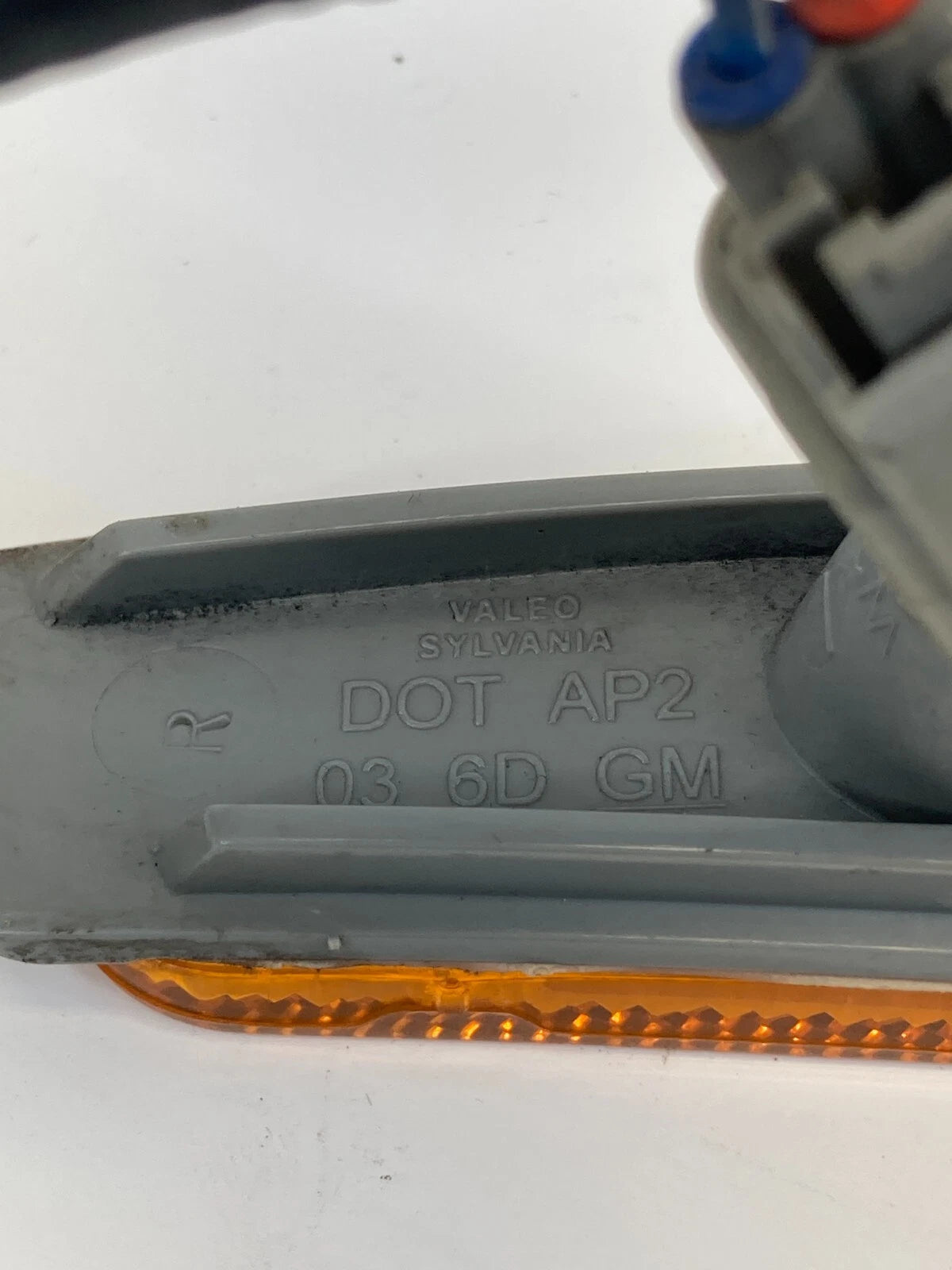 2003-2007 CADILLAC CTS FRONT RIGHT SIDE BUMPER SIDE MARKER LIGHT LAMP ASSY OEM