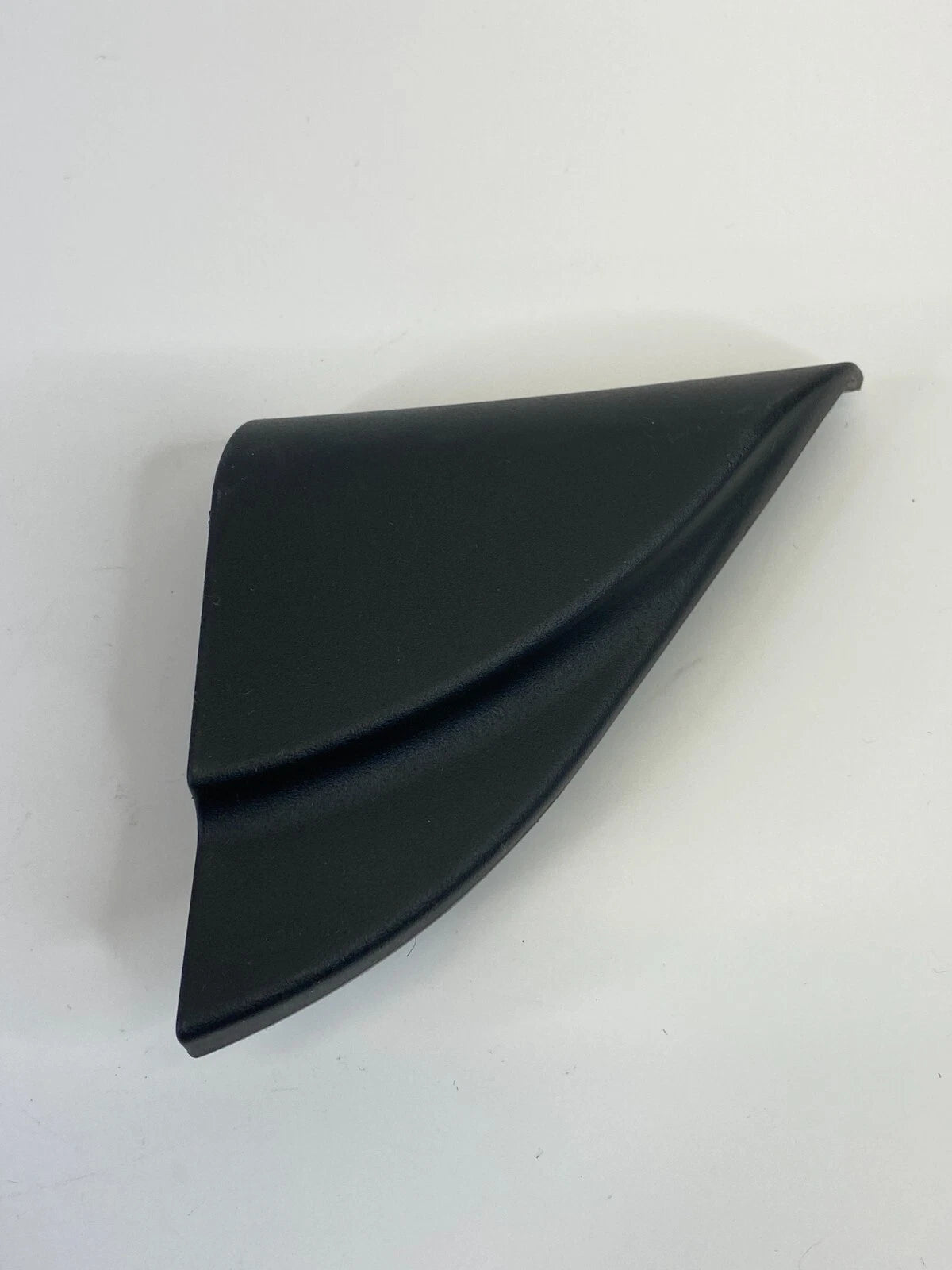 05-10 SCION TC FRONT LEFT SIDE DOOR INNER CORNER COVER MOLDING 67492-21070 OEM