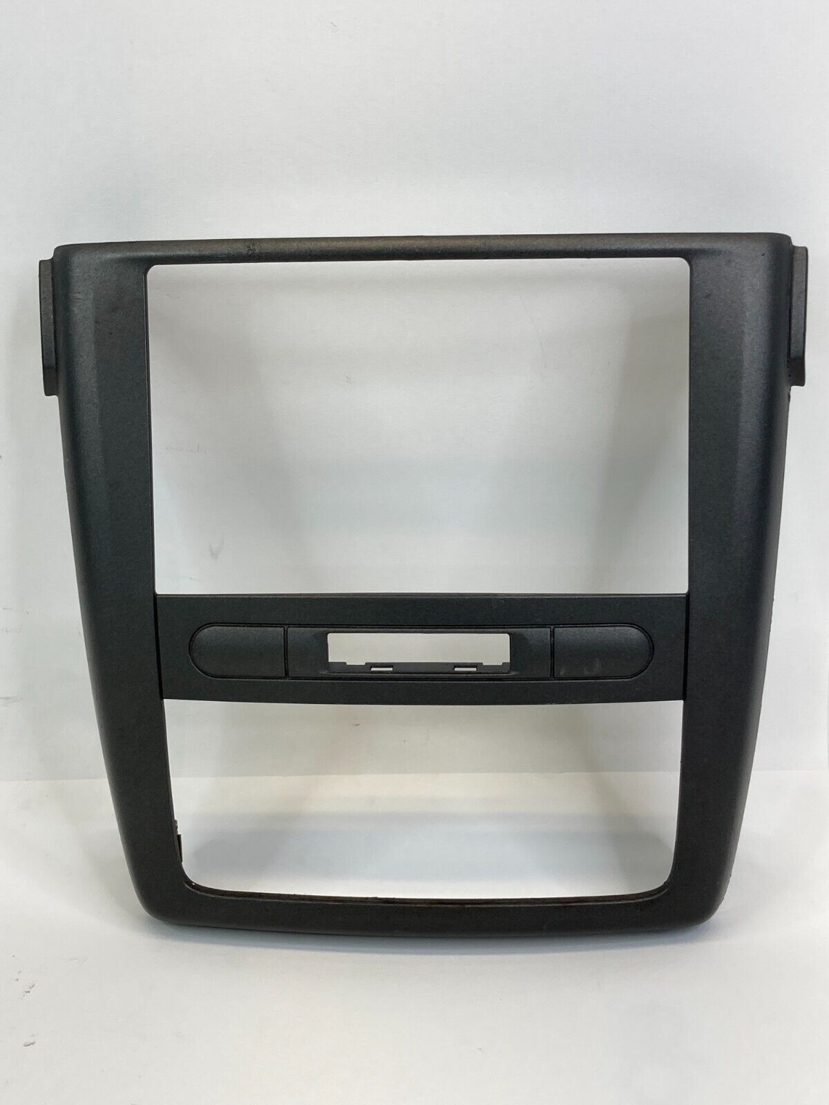 05-10 Chevrolet Cobalt Center Dash Radio & Climate Control Bezel 15842343 OEM