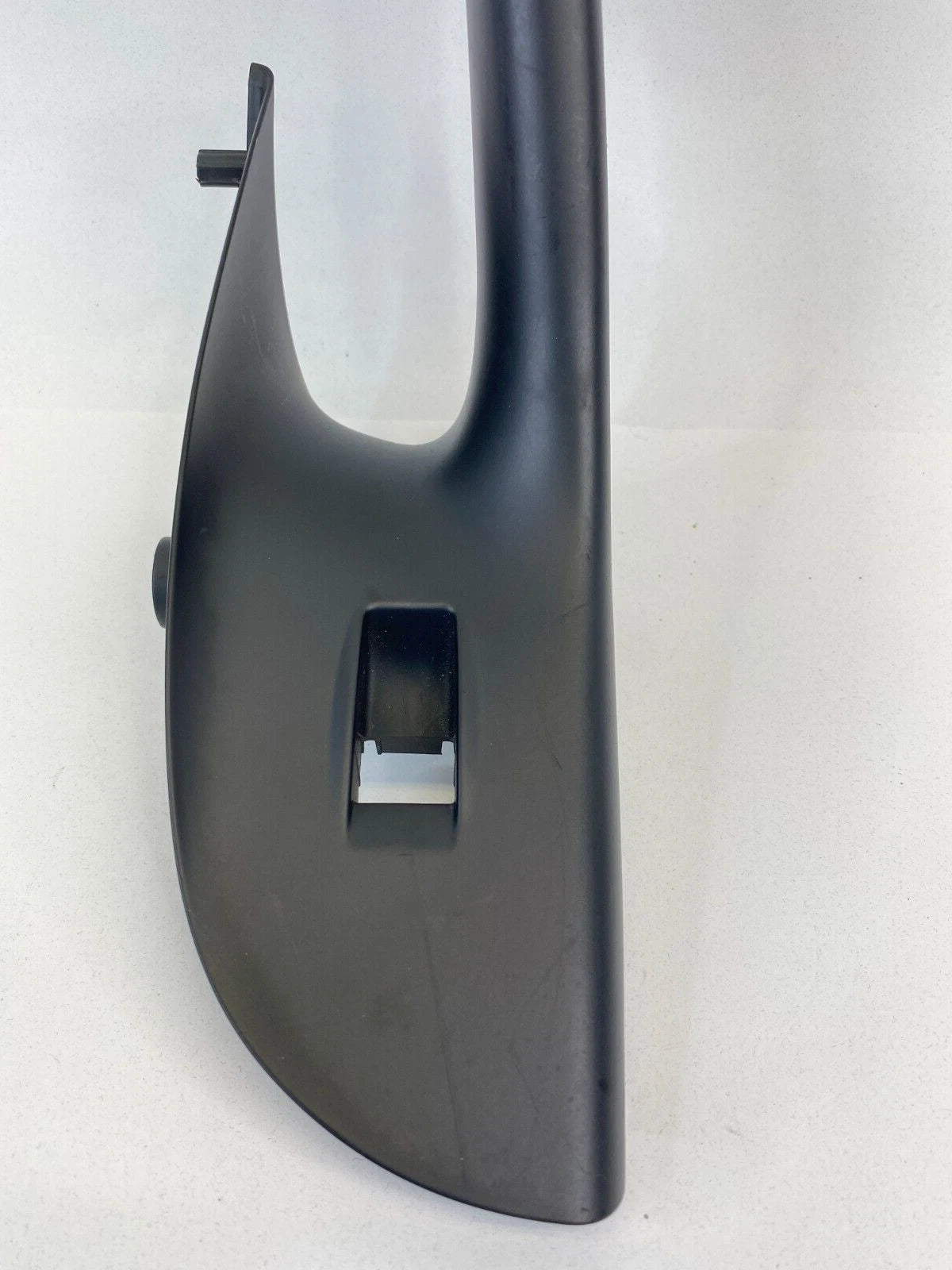 06-10 VOLKSWAGEN PASSAT REAR LEFT DOOR PULL HANDLE WINDOW SWITCH BEZEL 3C4867179
