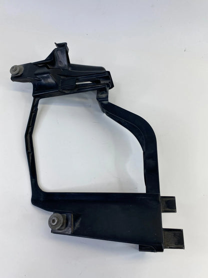 2006 2007 BMW 530XI FRONT LEFT SIDE HEADLIGHT HEADLAMP BRACKET SUPPORT 15373700