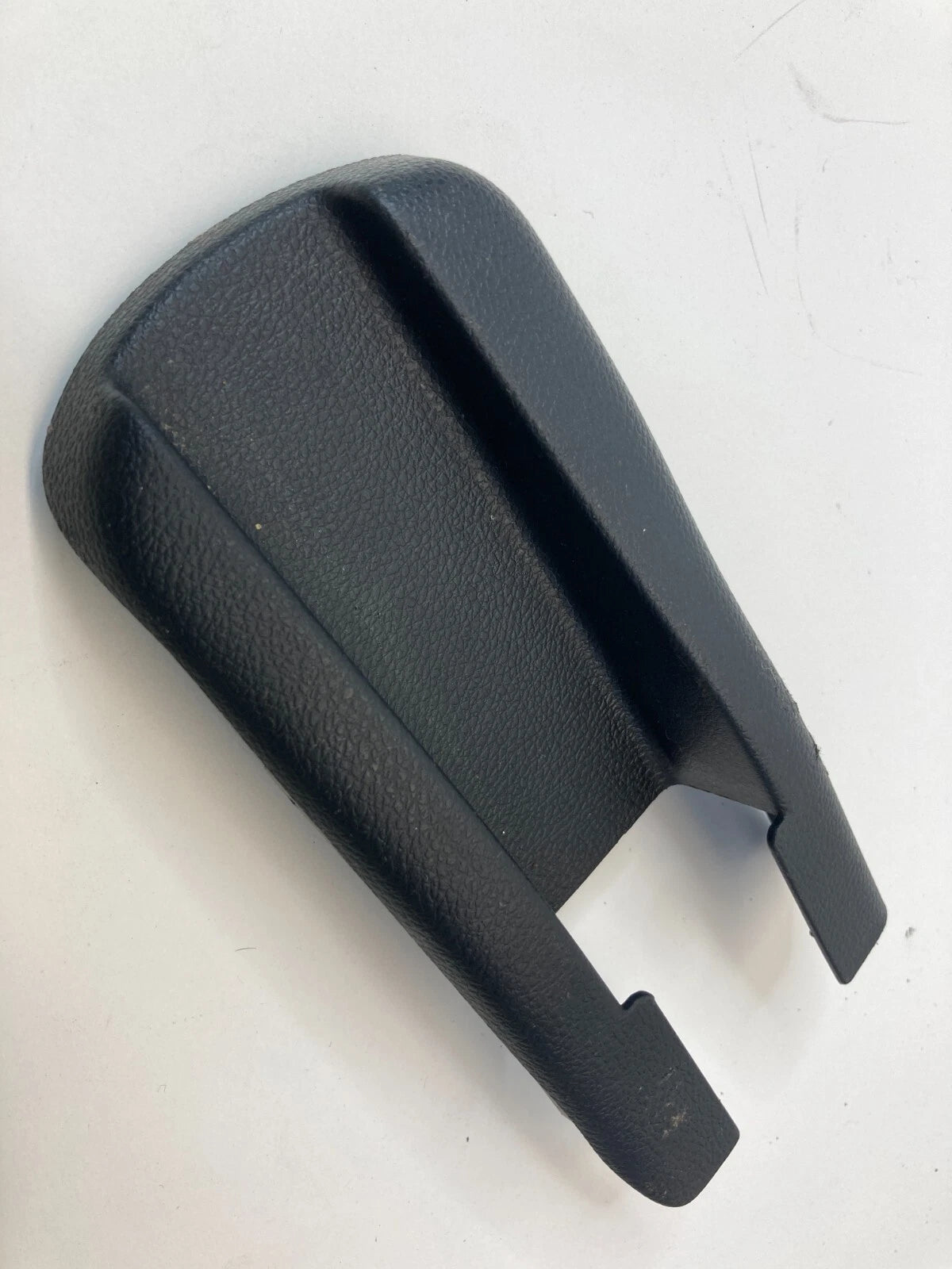 2009-2013 HONDA FIT PASSENGER SEAT FRONT RIGHT INNER TRACK COVER 81104-TF0-G010