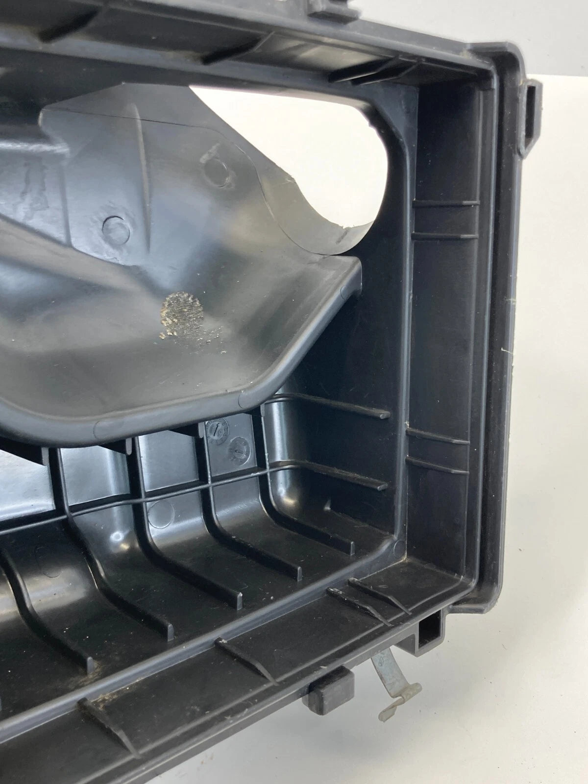 2013-2019 Nissan Sentra 1.8 Automatic Air Intake Cleaner Box Housing Lower Cover