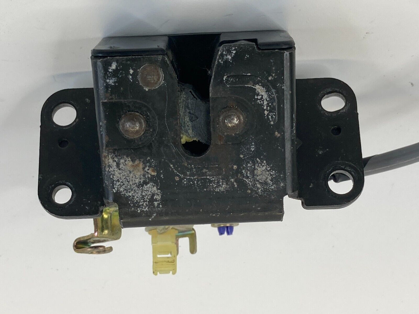 1999 2000 2001 2002 2003 Lexus RX300 Rear Trunk Liftgate Lock Latch Actuator OEM