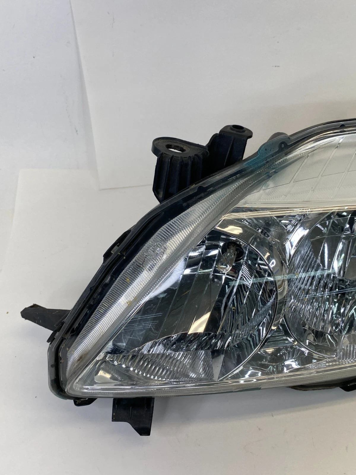 2009 2010 TOYOTA COROLLA FRONT LEFT DRIVER HEADLIGHT HEADLAMP OEM