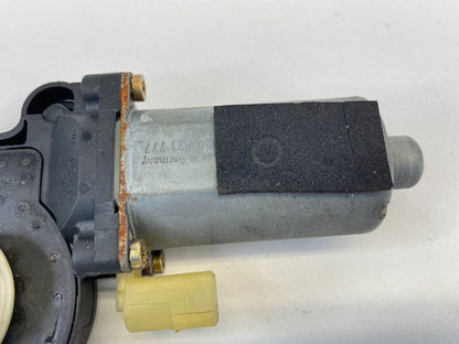 1999-2006 Volvo S80 Rear Left Side Back Door Window Motor 130-821-777 OEM