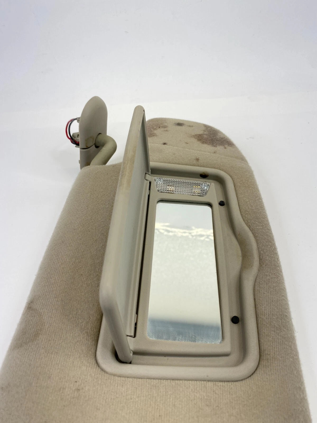 06 07 08 09 MERCURY MILAN RIGHT SIDE SUN VISOR SHADE W /MIRROR & LIGHT OEM