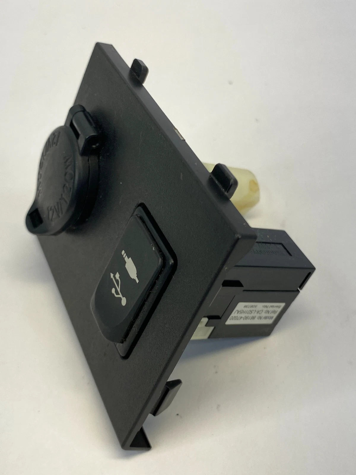 2012-2015 TOYOTA PRIUS CENTER CONSOLE PANEL POWER OUTLET JACK AUX 58819-47010