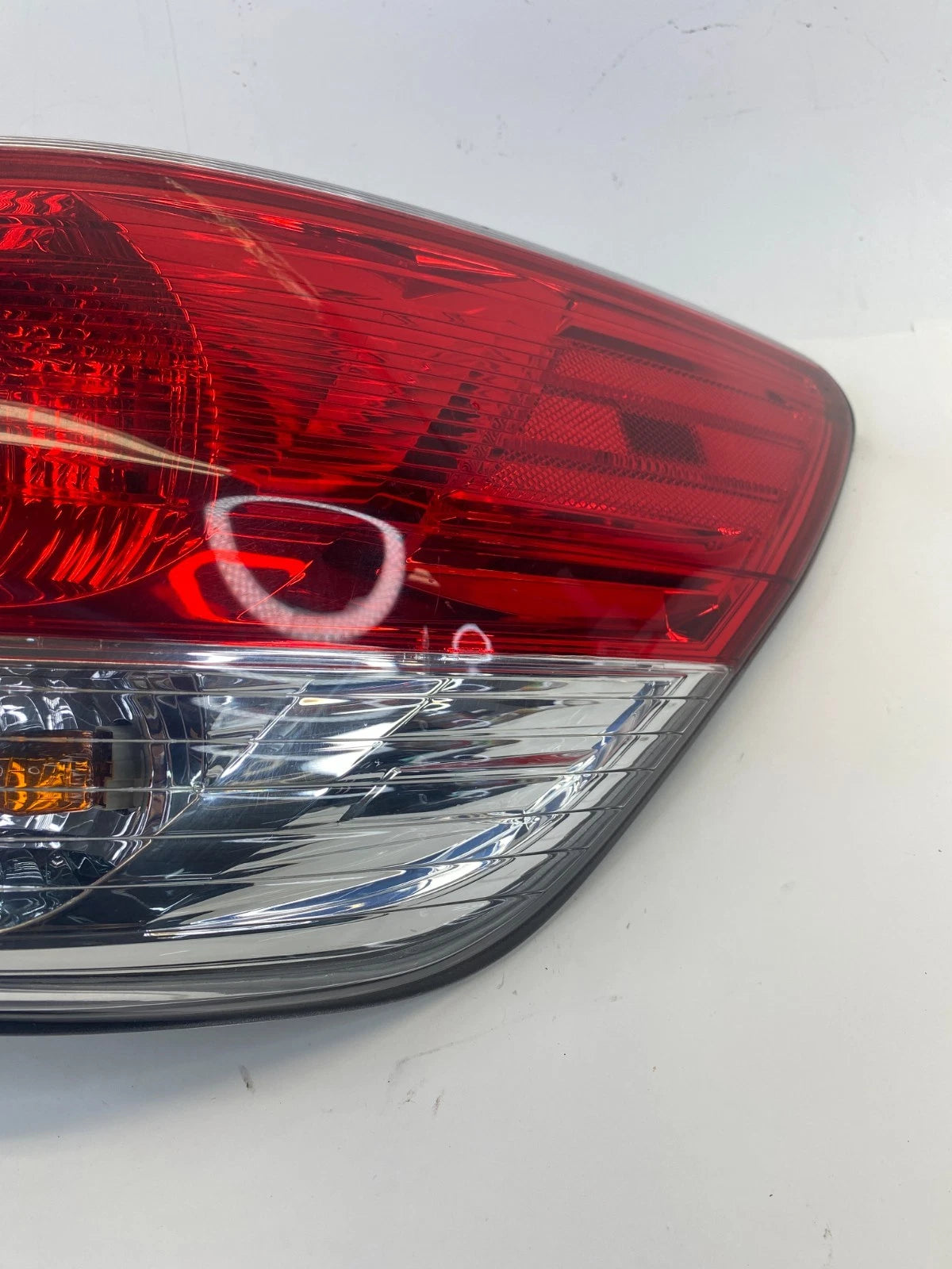 2013-2016 NISSAN PATHFINDER RIGHT PASSENGER OUTER QUARTER TAIL LIGHT LAMP OEM