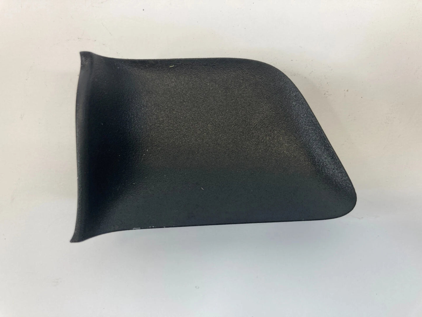 2004-2009 TOYOTA PRIUS FRONT RIGHT INNER DOOR HANDLE BEZEL TRIM COVER 6927747020