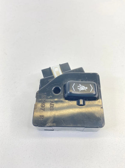 1998-2000 LEXUS LS400 FRONT RIGHT PASSENGER SEAT BELT ADJUSTMENT SWITCH 182497 R