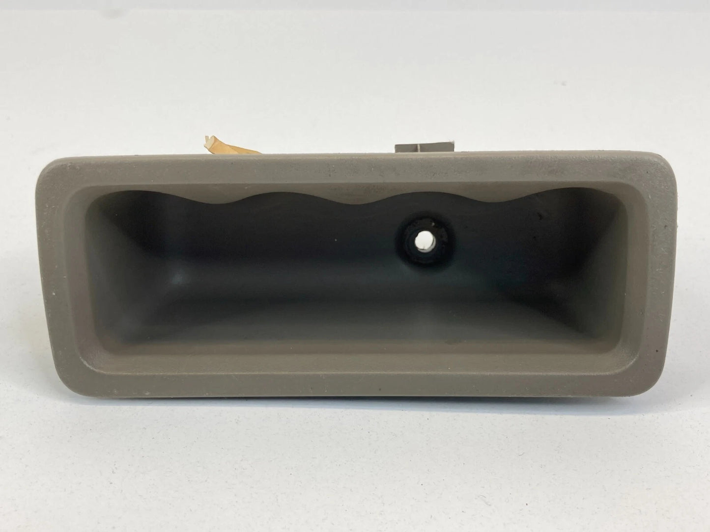 05-10 JEEP GRAND CHEROKEE REAR LEFT INNER DOOR PULL HANDLE CUP TRIM K05879039PC