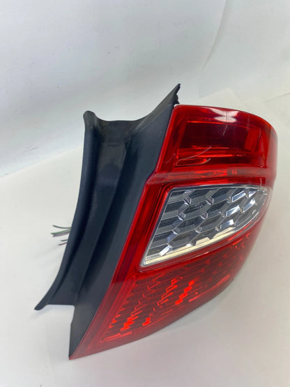 10-12 FORD FUSION SEDAN REAR RIGHT SIDE TAILLIGHT TAIL LAMP 9E53-13B504-A OEM