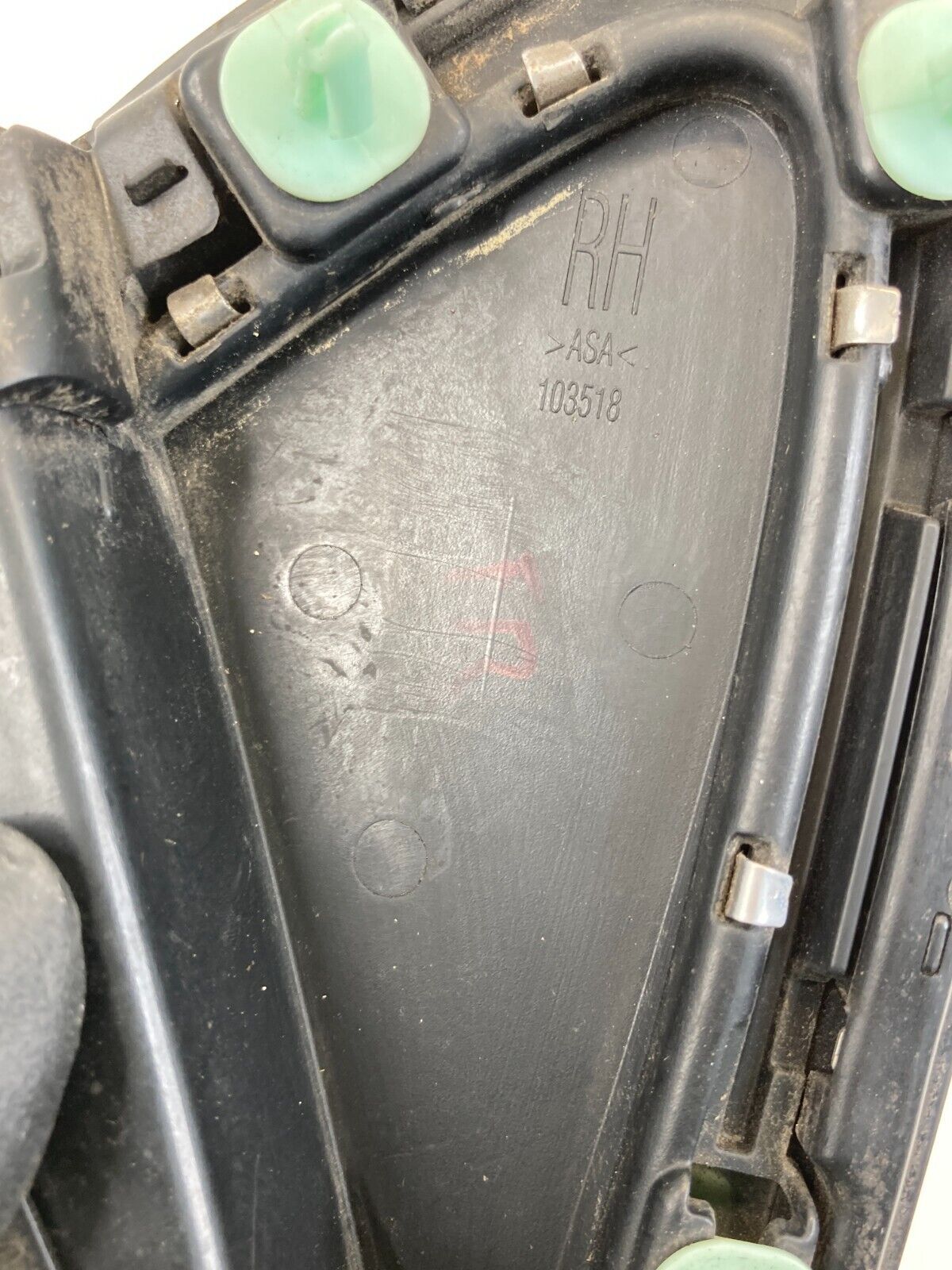 08-12 Buick Enclave Front Right Side Exterior Pillar Corner Cover Molding OEM