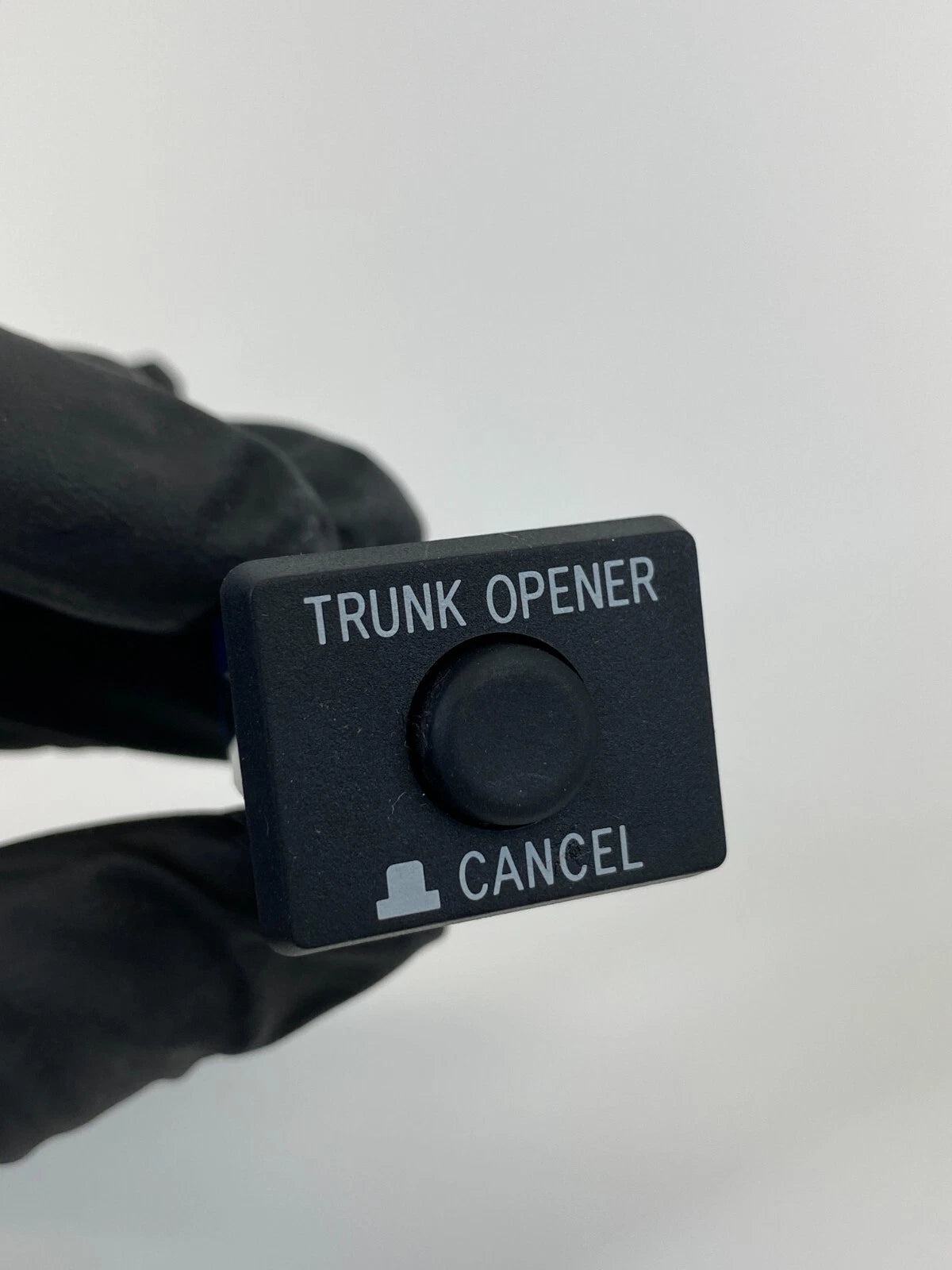 2002 2003 LEXUS ES300 04-06 LEXUS ES330 TRUNK LID CANCEL OPENER BUTTON SWITCH