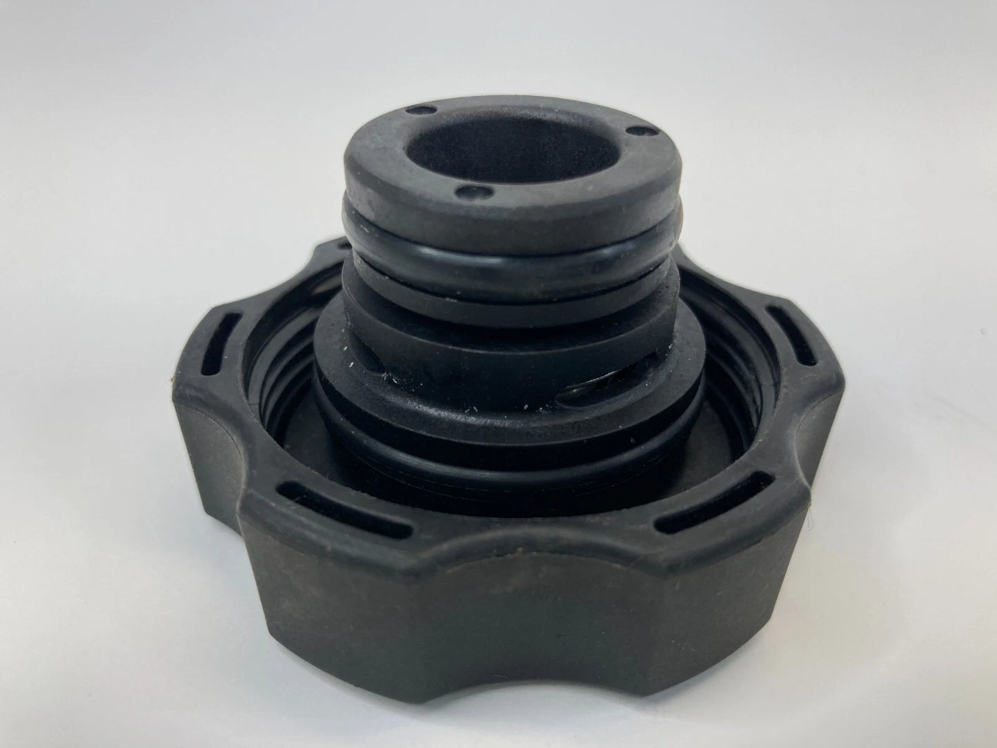 2012-2020 CHEVROLET IMPALA RESERVOIR COOLANT RADIATOR SURGE TANK CAP TOP COVER