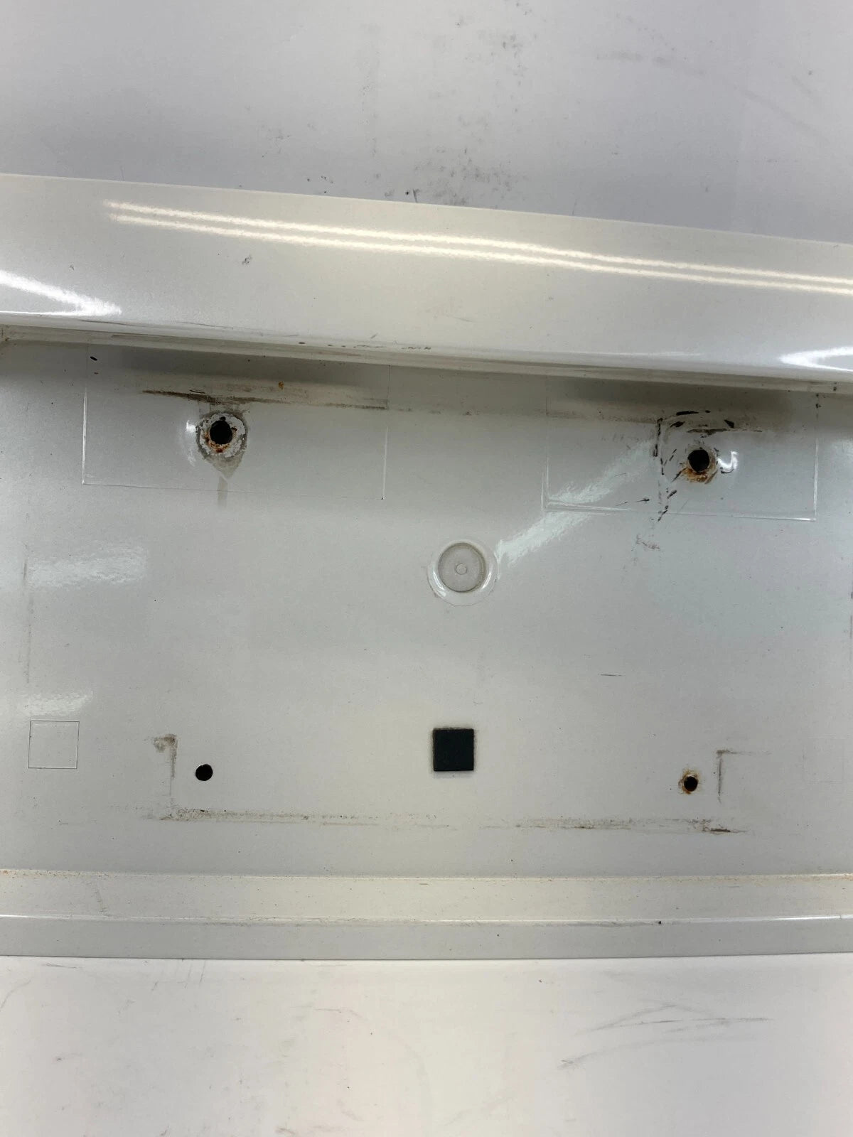 2005 2006 05 06 NISSAN ALTIMA REAR TRUNK LICENSE PLATE HOLDER GARNISH MOLDING