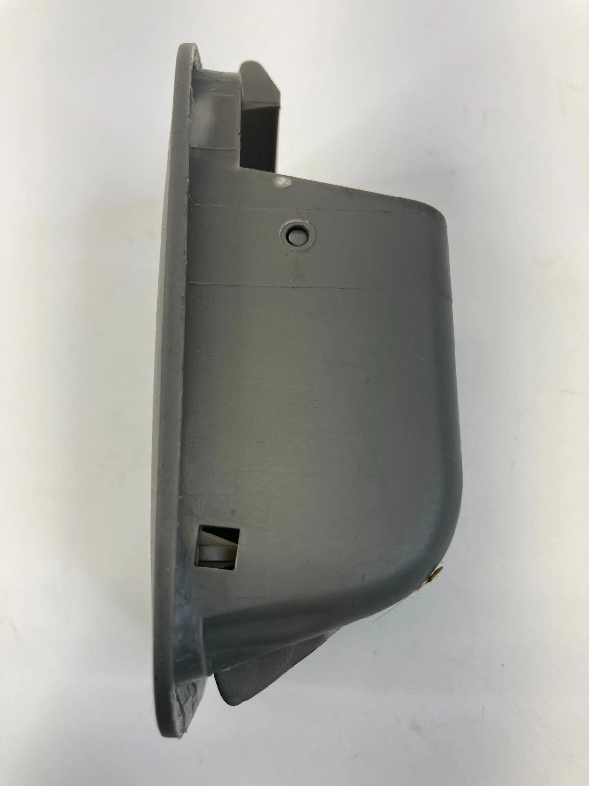 06-13 CHEVROLET IMPALA REAR DECK CHILD SEAT ANCHOR COVER TRIM 15795997 OEM