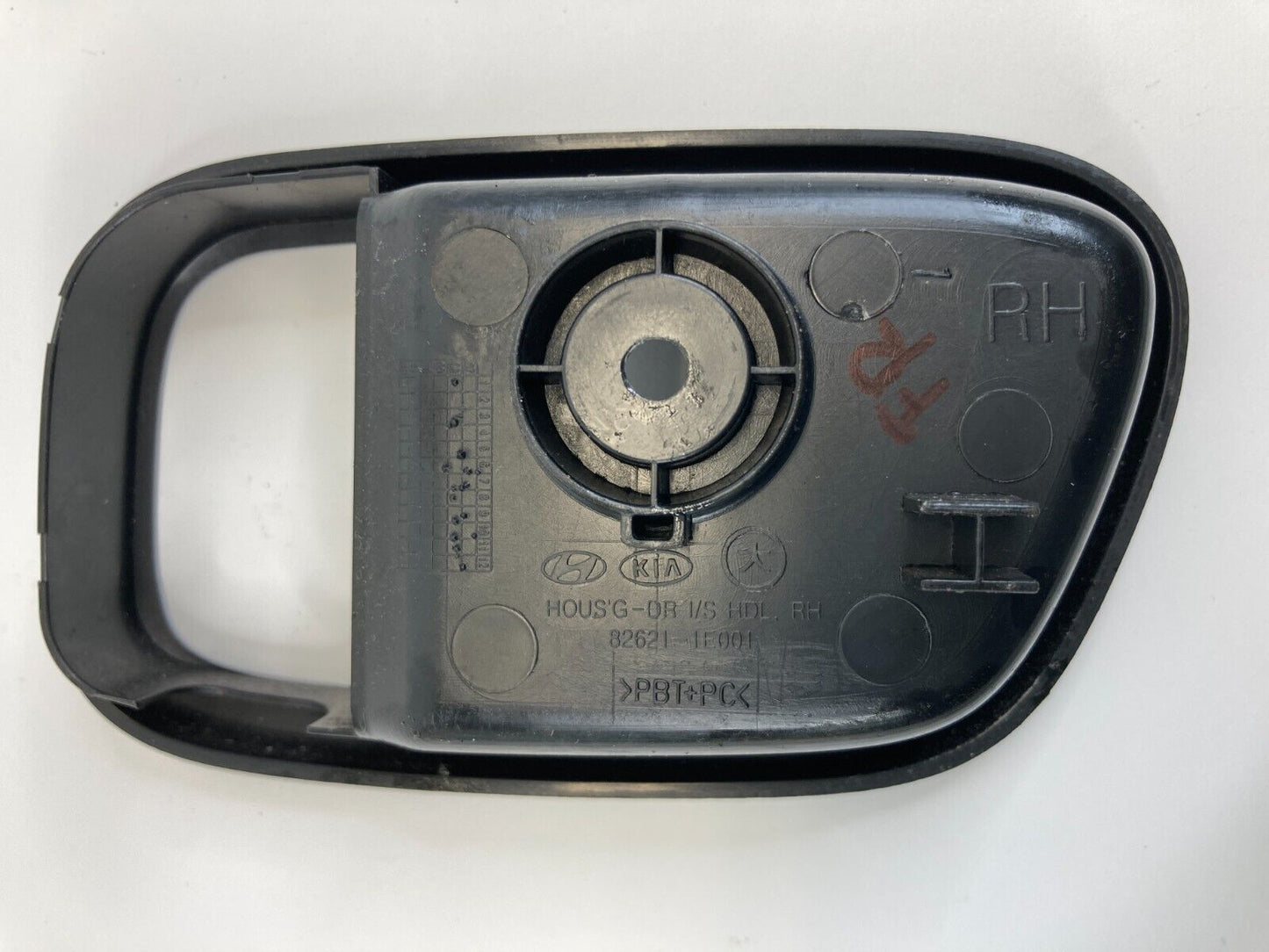 06-11 Hyundai Accent Sedan Front Right Side Inner Door Handle Bezel 82621-1E001