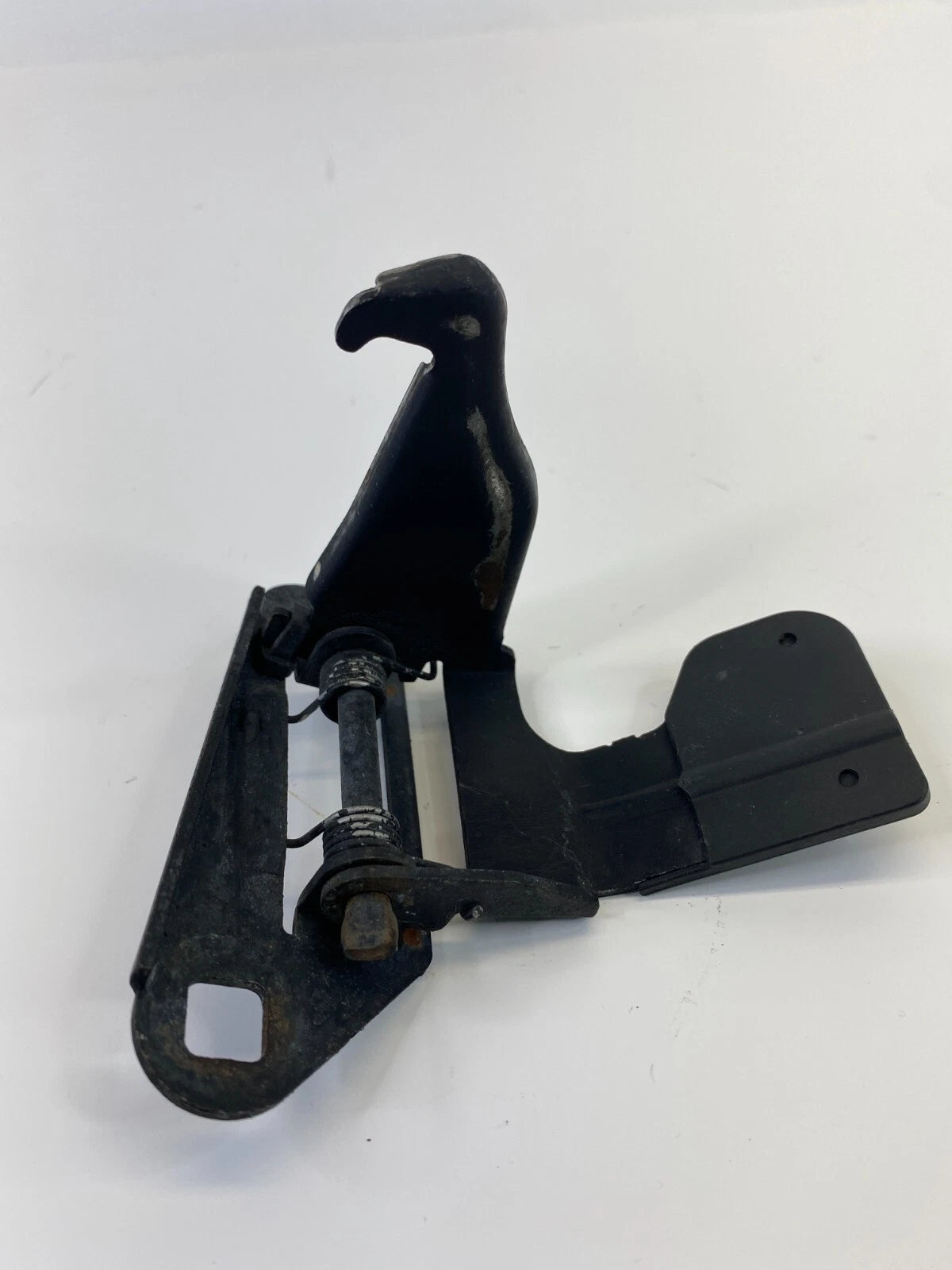2003-2012 LAND ROVER RANGE ROVER FRONT HOOD LOCK SAFETY CATCH STRIKER HANDLE