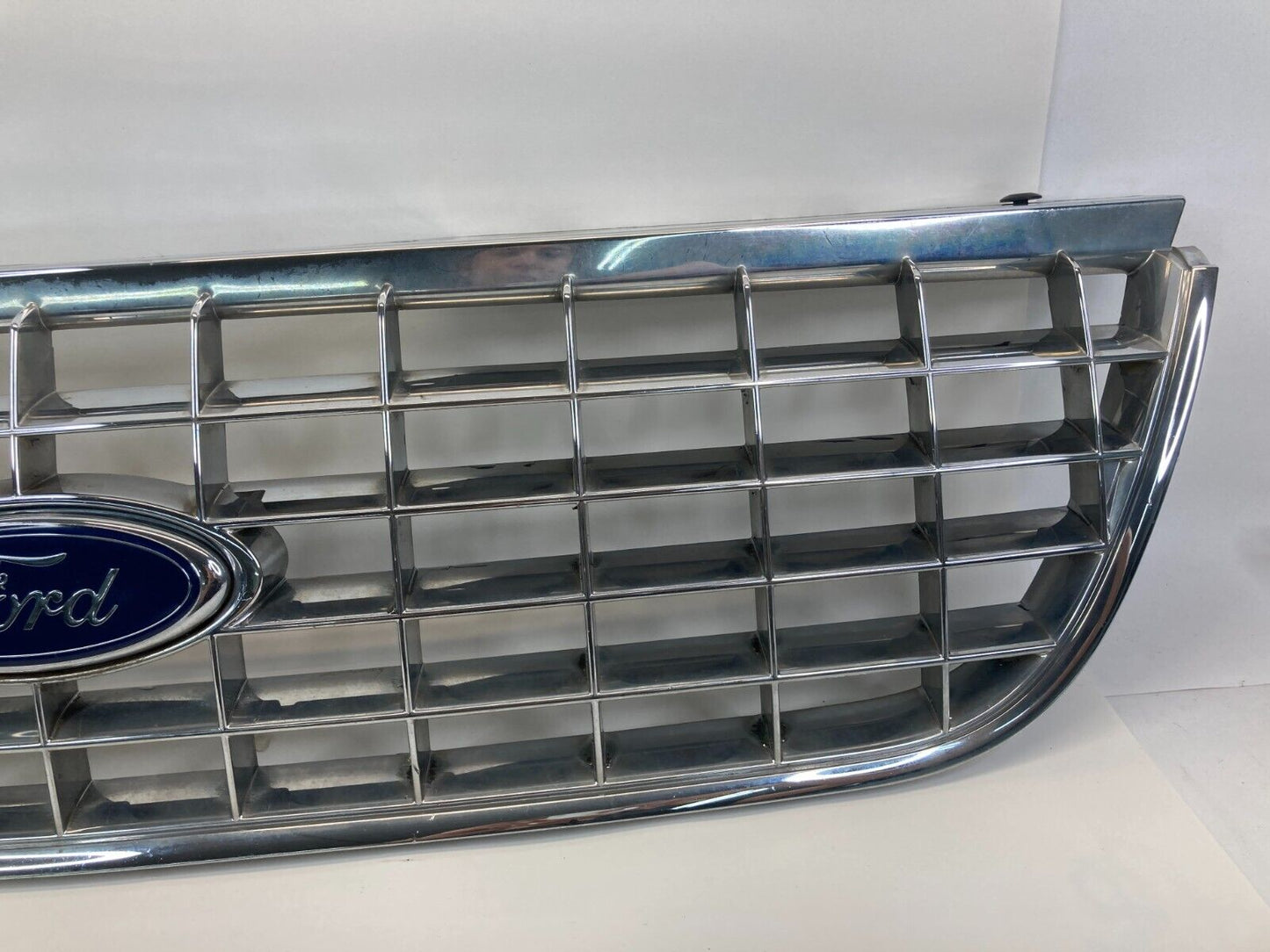 2002-2005 Ford Explorer Front Bumper Mounted Upper Grill Grille 3L24-8200 OEM