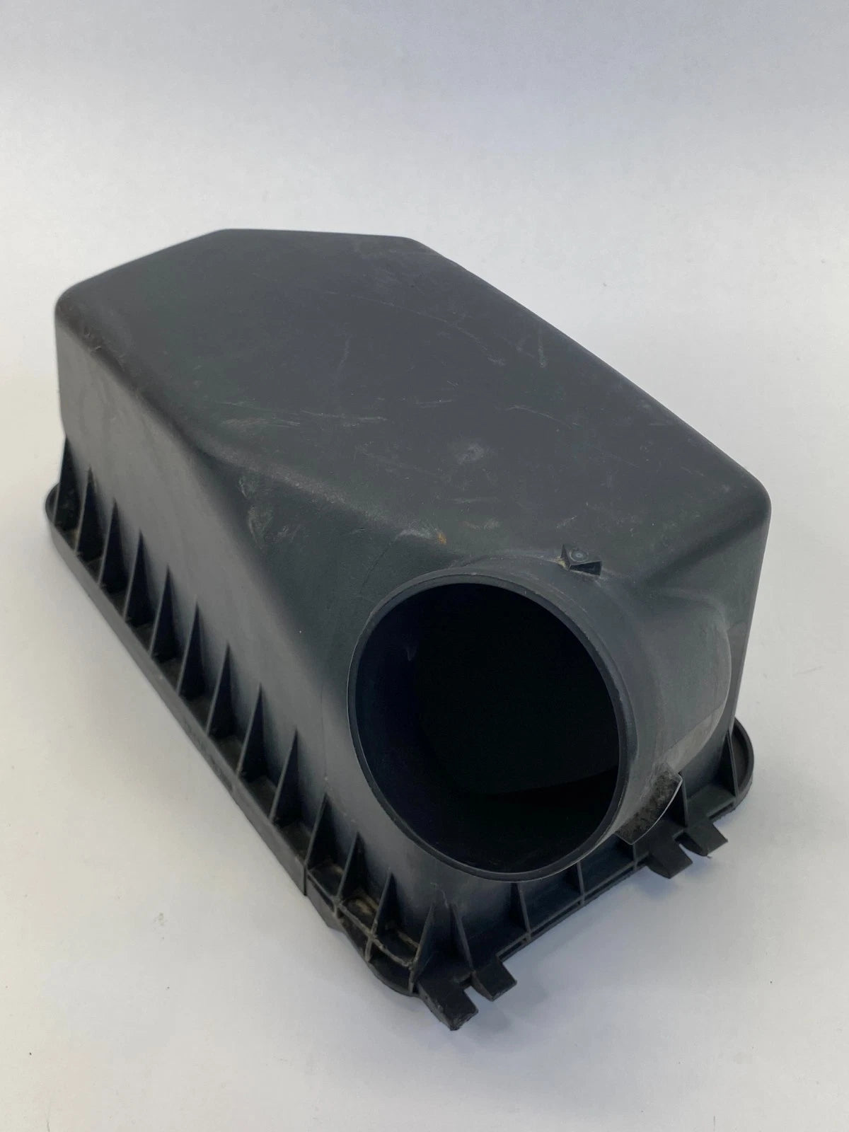 2010 2011 KIA SOUL 2.0L L4 AIR CLEANER FILTER BOX UPPER HOUSING 28111-2K300 OEM