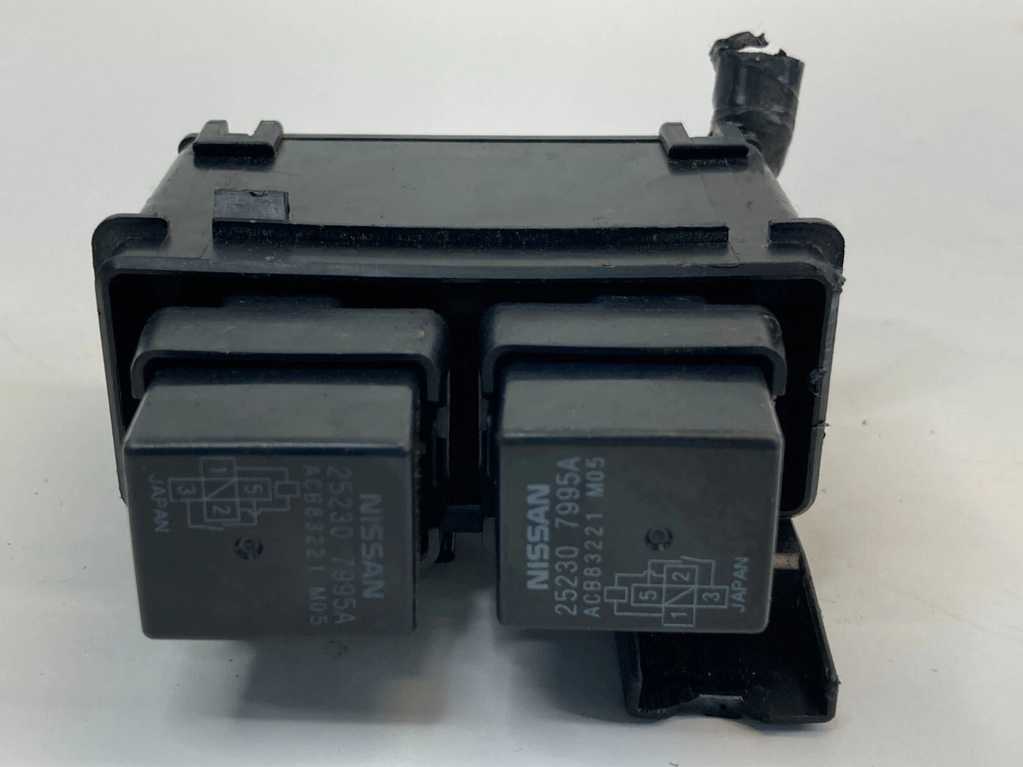 2012 12 INFINITI G37 SEDAN 3.7L A/T SMALL FUSE RELAY BOX FUSEBOX ACB83221 OEM