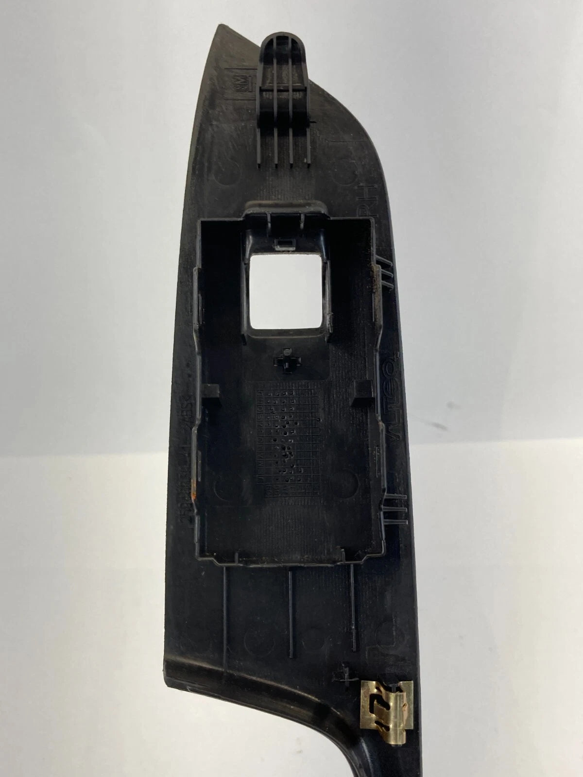 2010-2017 CHEVROLET EQUINOX FRONT RIGHT SIDE POWER WINDOW SWITCH BEZEL 25946839