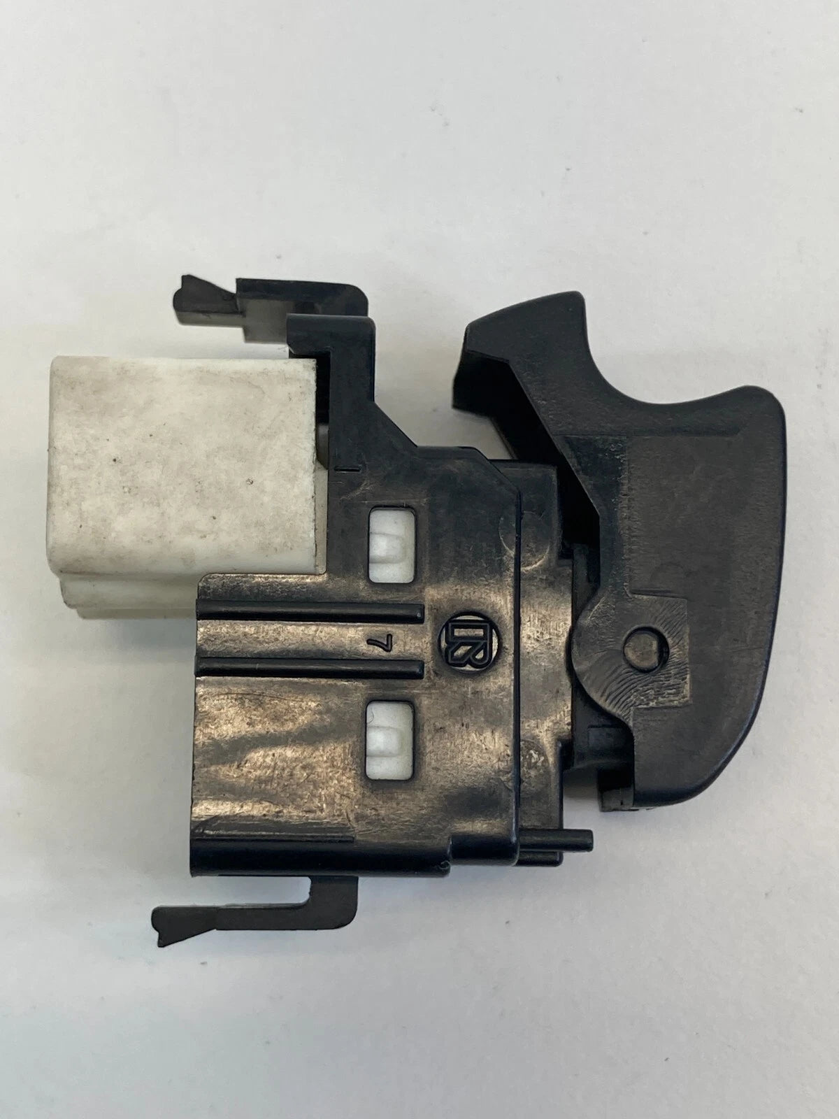 2002-2006 TOYOTA CAMRY 04-09 PRIUS REAR LEFT BACK SIDE DOOR POWER WINDOW SWITCH