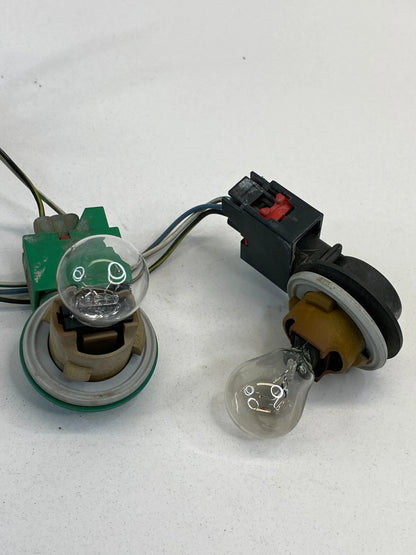 2010 CHRSYLER TOWN & COUNTRY REAR LEFT WIRING HARNESS TAIL LIGHT TAILLIGHT OEM