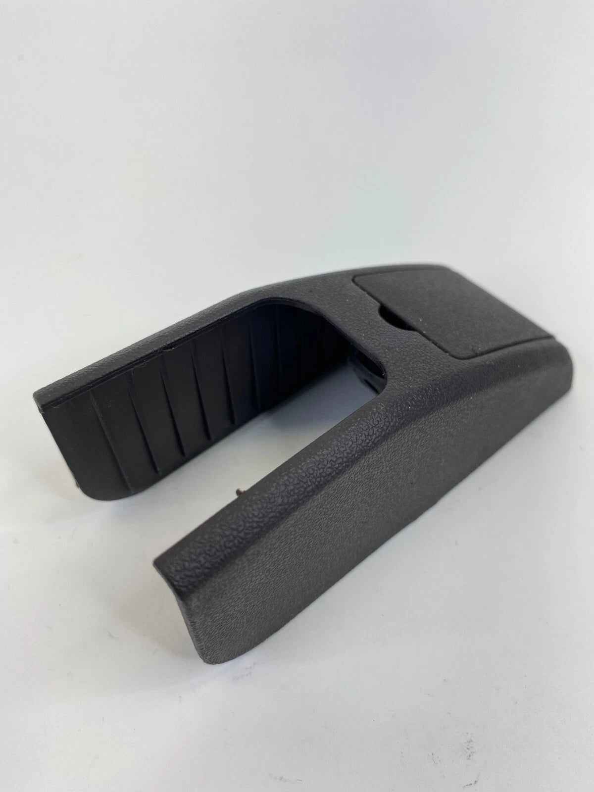 2010-2015 HYUNDAI TUCSON REAR RIGHT PASSENGER SEAT BEZEL COVER TRIM OEM