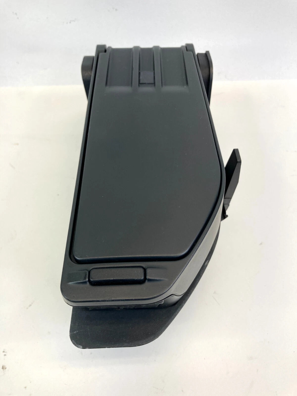 09 10 BMW 535I XDRIVE CENTER CONSOLE ARMREST STORAGE COMPARTMENT 51167112283 OEM