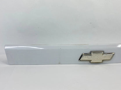 07-11 CHEVY AVEO 5 AVEO5 HATCHBACK REAR TRUNK LICENSE PLATE MOLDING LIGHT EMBLEM