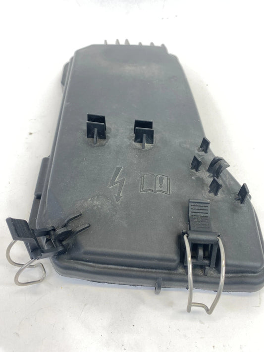 10-12 MERCEDES GLK350 ENGINE FUSE RELAY BOX COMPARTMENT COVER LID A2045400082