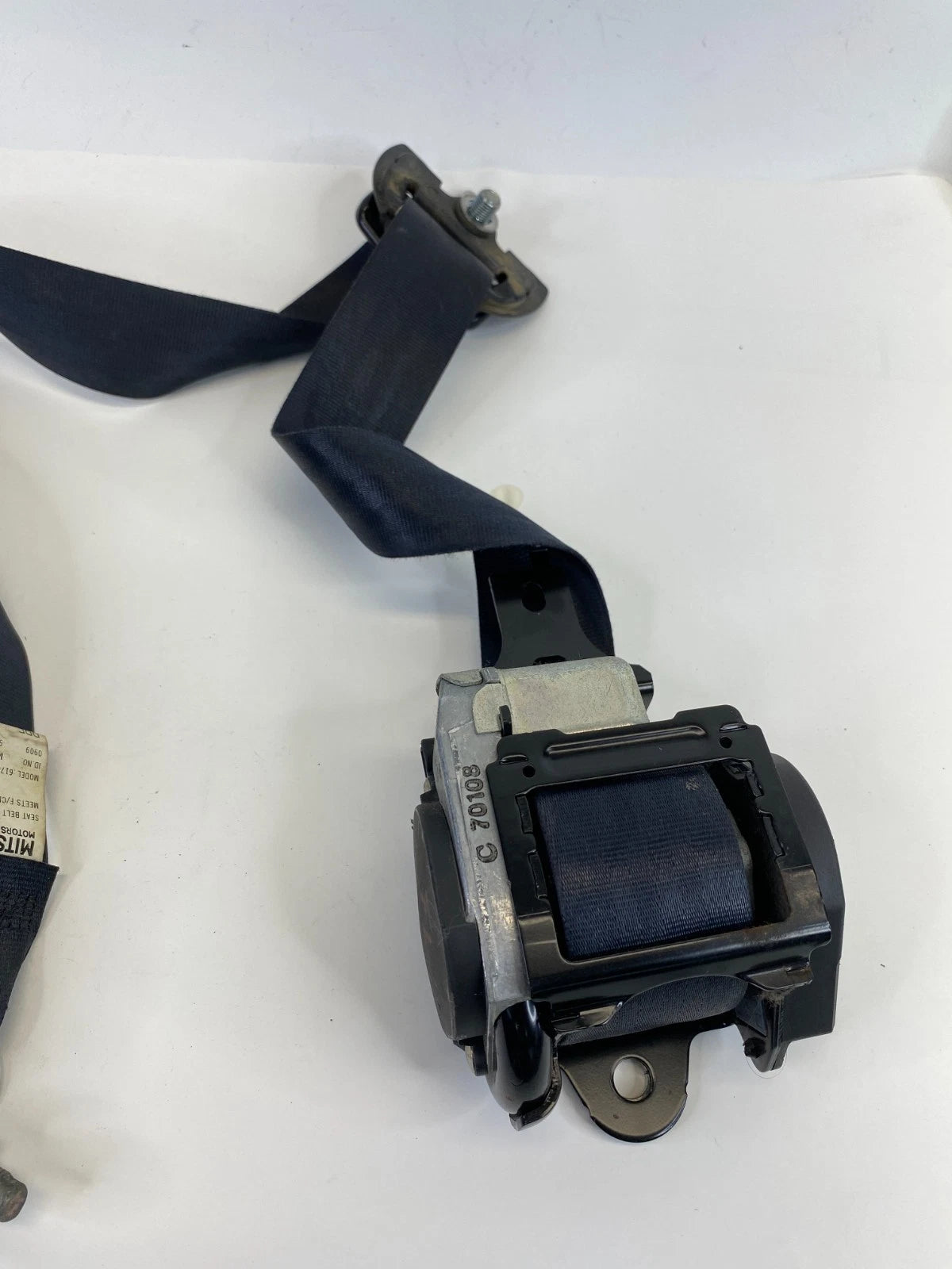 2011 2012 Mitsubishi Outlander Sport Front Left Seat Belt Retractor 6176497 OEM