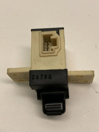 93-97 DODGE INTREPID CONCORDE 94-97 LHS FRONT RIGHT SIDE DOOR LOCK SWITCH OEM