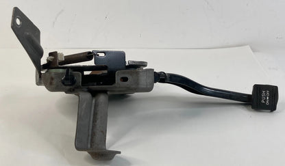 2013-2018 HYUNDAI SANTA FE 3.3L PARKING EMERGENCY BRAKE PEDAL ASSEMBLY OEM