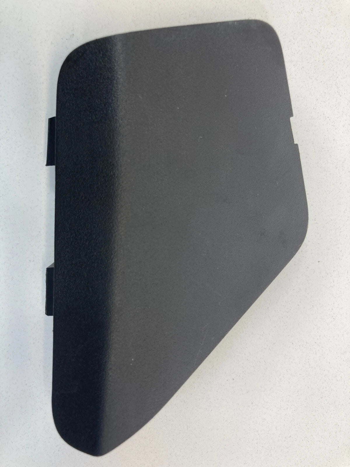 2007-2013 MITSUBISHI OUTLANDER REAR LEFT INNER END CAP TRIM COVER 7224A067 OEM