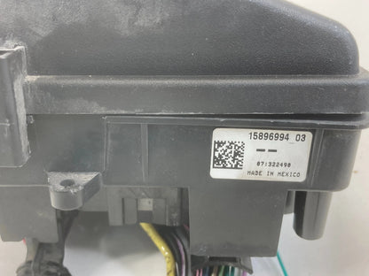 2010 2011 CADILLAC SRX 3.0L ENGINE FUSE BOX FUSEBOX W/O FOG LIGHTS 15896994 OEM