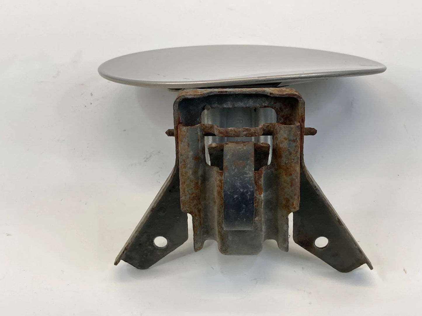 2007-2014 GMC YUKON CHEVY TAHOE ESCALADE FUEL TANK FILLER DOOR GAS LID OEM