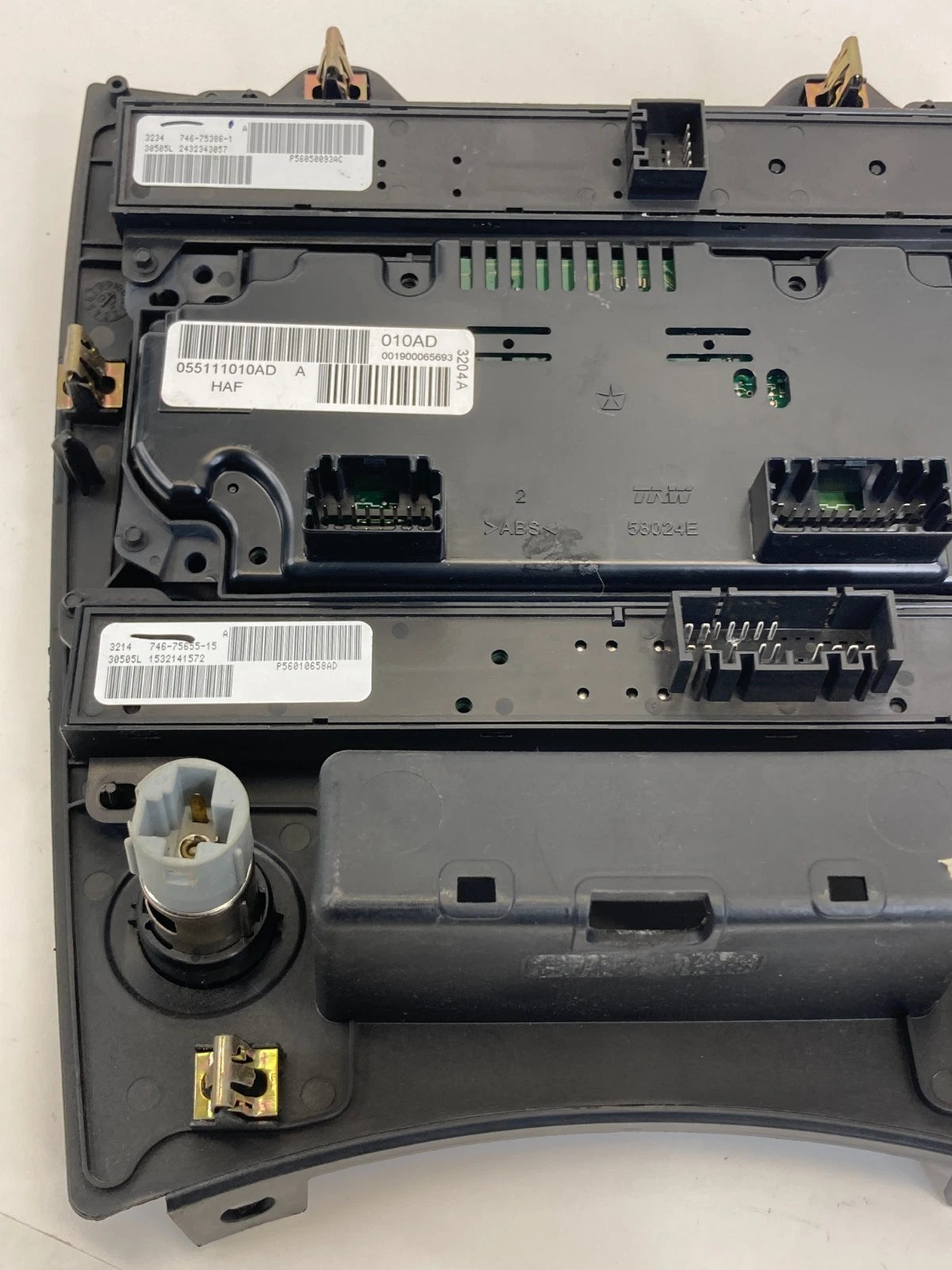 2005-2007 JEEP GRAND CHEROKEE A/C HEATER CLIMATE CONTROL PANEL BEZEL 56050093AC